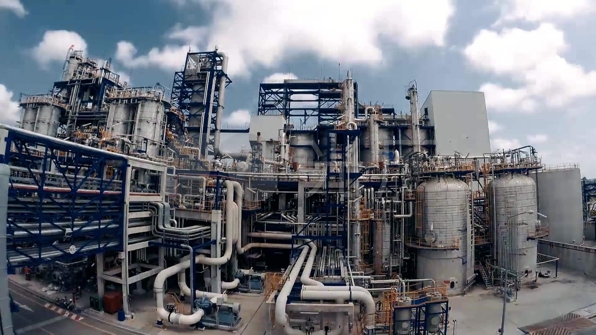 A Anhui Huanrui venceu com sucesso a licitação para o fornecimento de sistemas de aquecimento elétrico de potência constante para a Wanhua Chemical, contribuindo para a inovação e o desenvolvimento da indústria química.